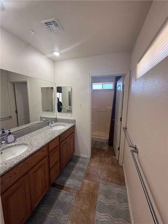 Building Photo - 685 Vista Grande Dr