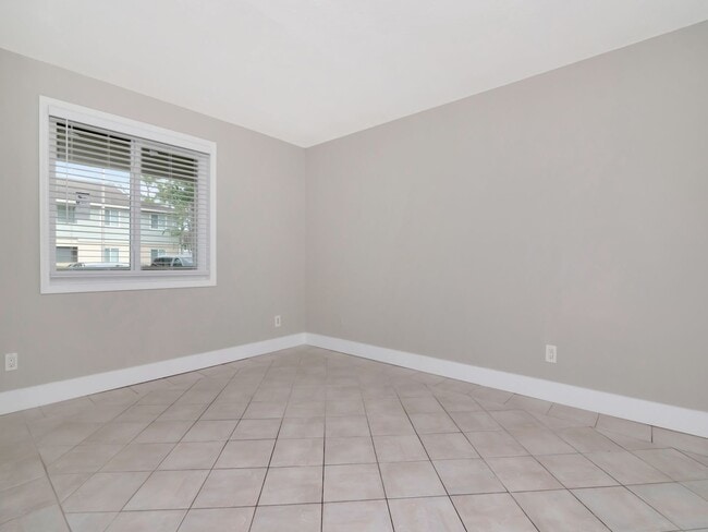 Building Photo - Ground Floor 2 Bedroom 2 Bath - Gated Comm...