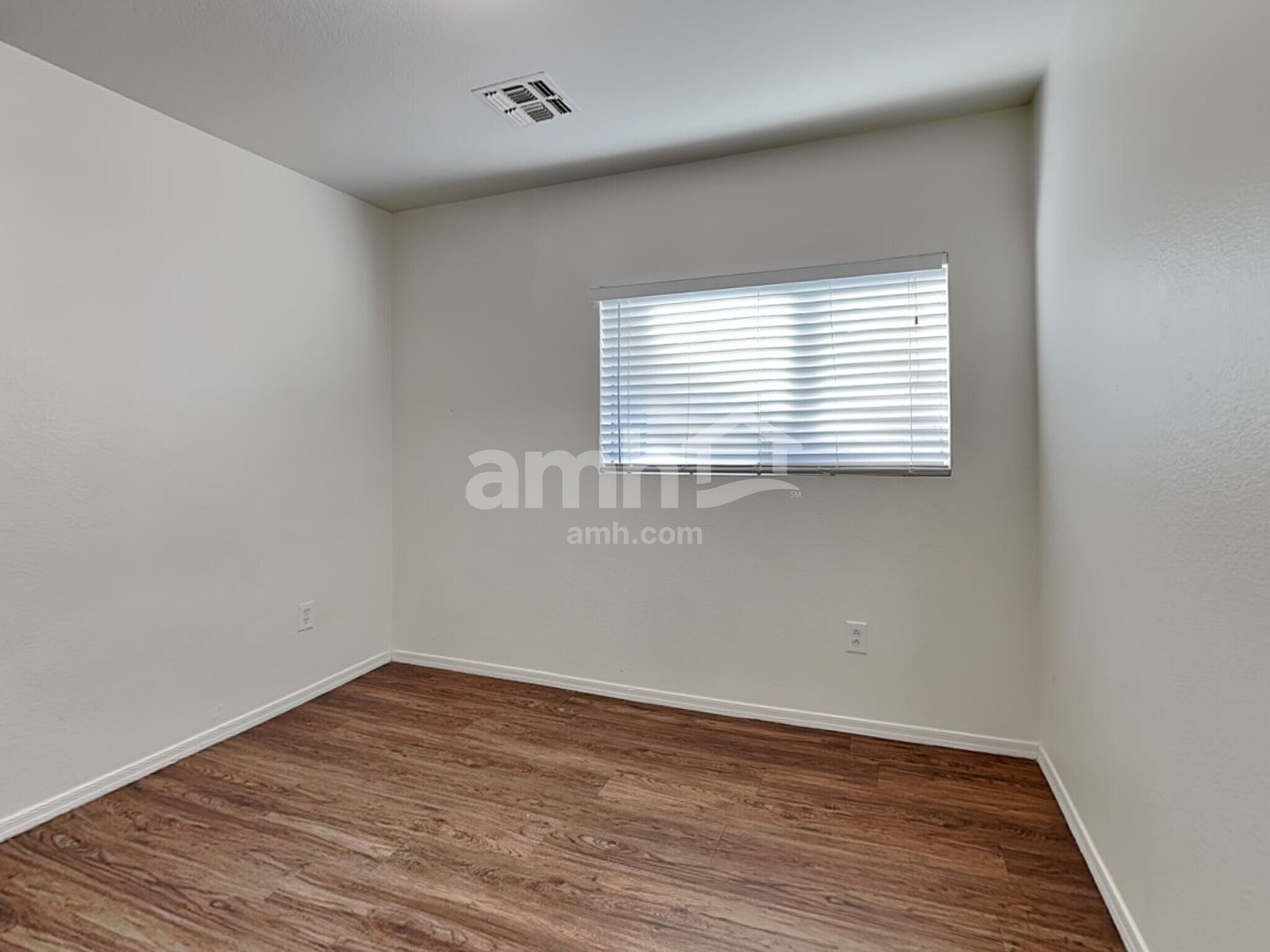 Building Photo - 1133 S 111th Cir