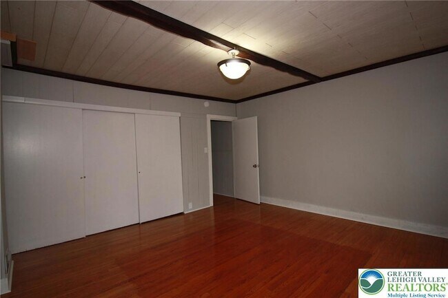 Building Photo - 513 Cattell St