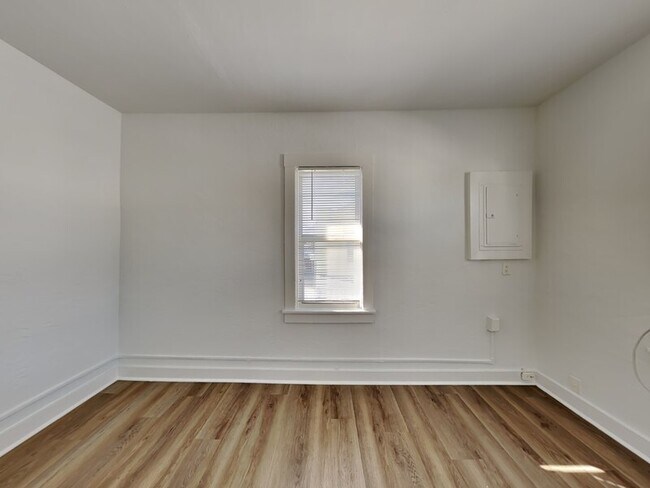 Building Photo - 604 Braddock Ave