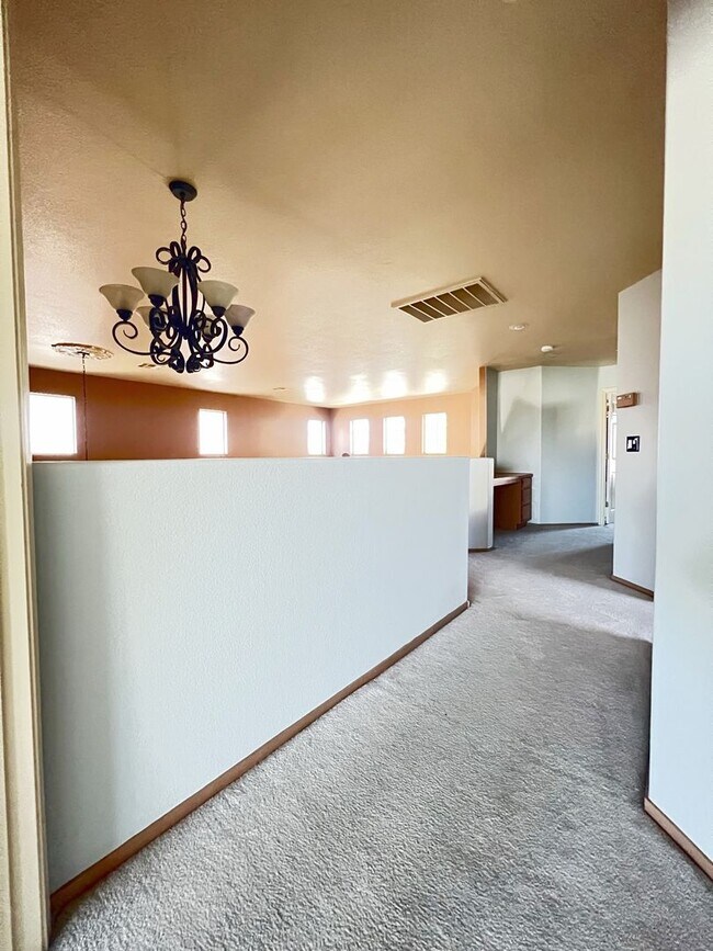 Building Photo - Southwest Rustic Charmet