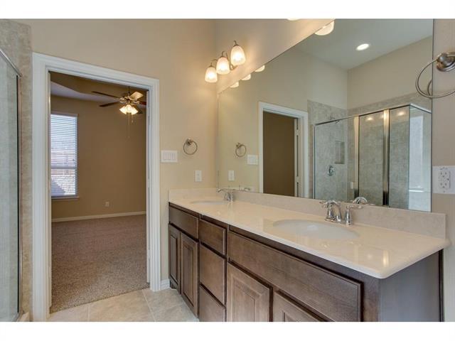 Building Photo - 3800 Gennaker Dr