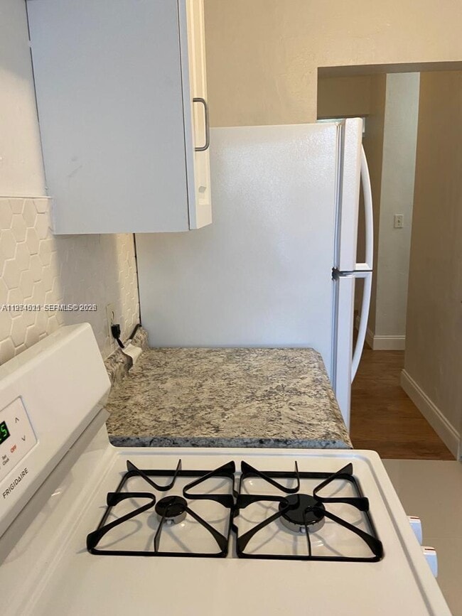 Building Photo - 1995 Marseille Dr