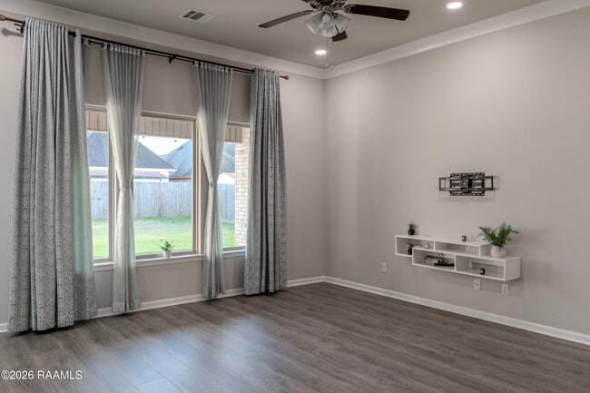 Building Photo - 119 Deer Lake Ln