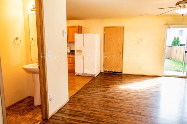 Building Photo - 1208 Burnside Pl