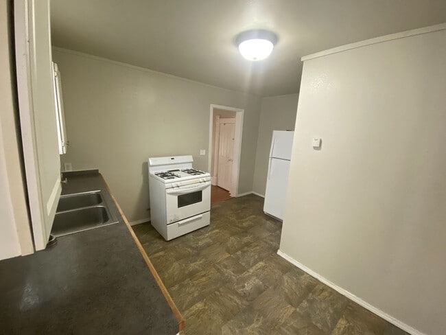 Building Photo - 326 N Philadelphia Ave