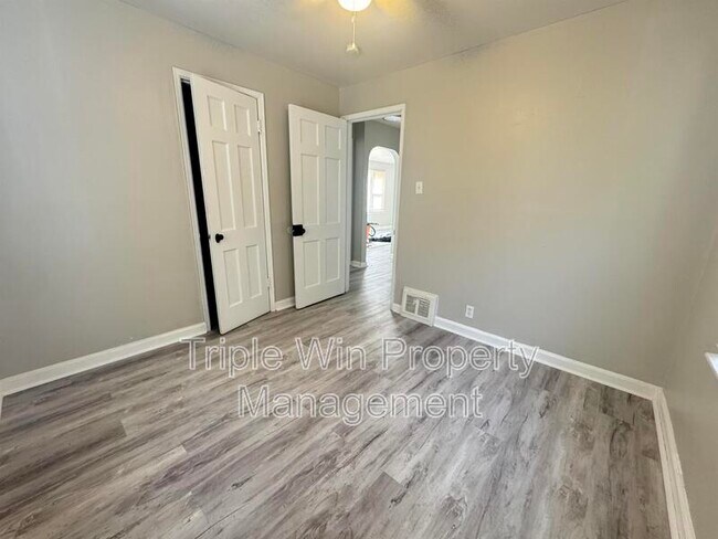 Building Photo - 8239 Fay Dr
