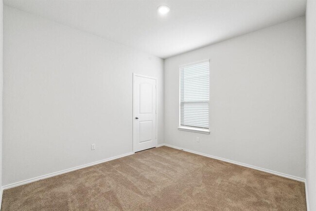 Building Photo - 168 Gunther Way