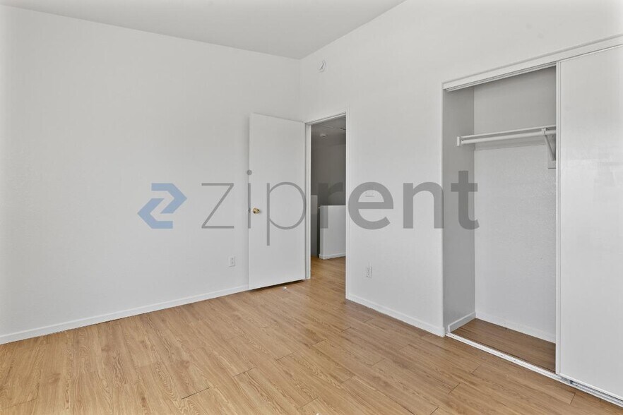 Building Photo - Unit 120
