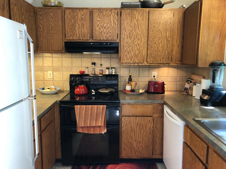 Building Photo - 4845 W Moorhead Cir