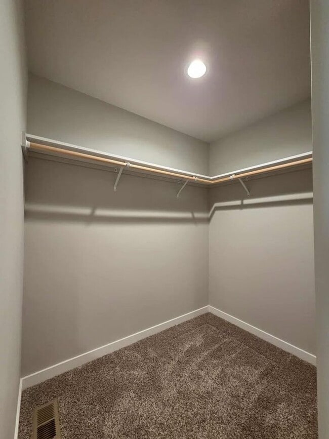 Building Photo - Amazing Brand New Home with 3 Bedrooms & 2...