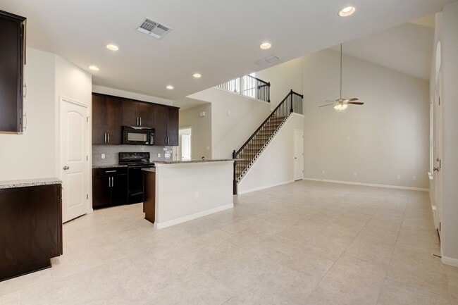 Building Photo - Beautiful home in the highly desirable nei...