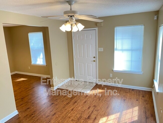 Building Photo - 7162 Charlton Way