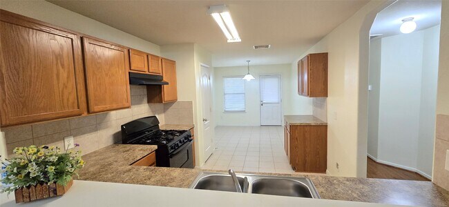 Building Photo - 15215 Benson Landing Dr