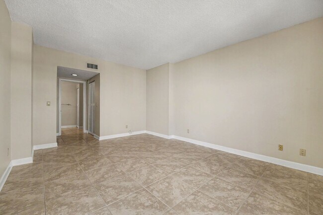 Building Photo - 750 N Atlantic Ave
