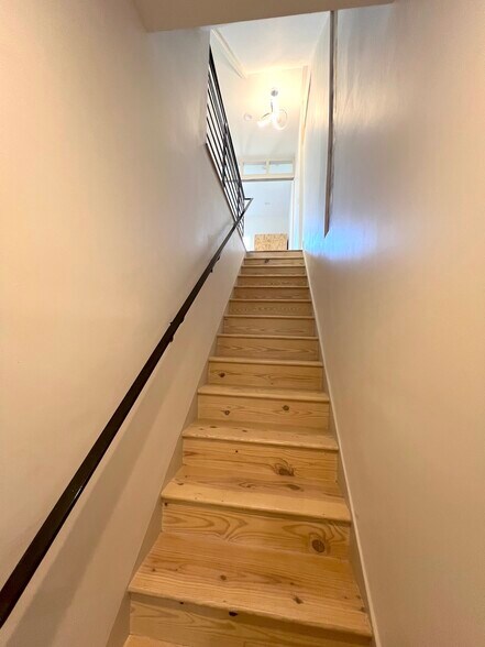 Building Photo - 2019 S Beechwood St