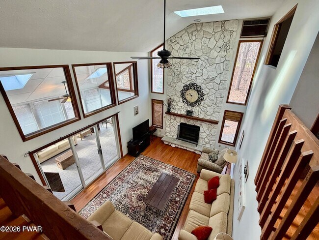 Building Photo - 811 Paddock Ct