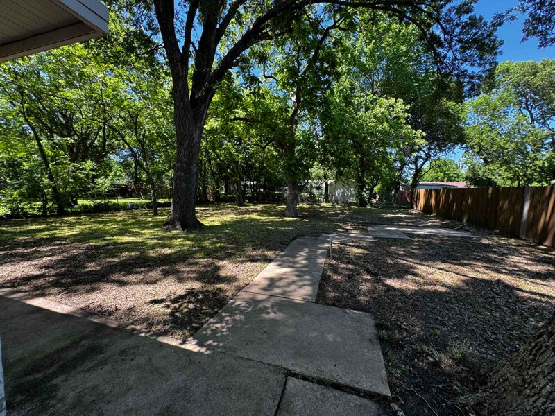 Building Photo - 321 Alexander Ave