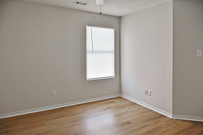 Building Photo - 1106 Mossy Branch St