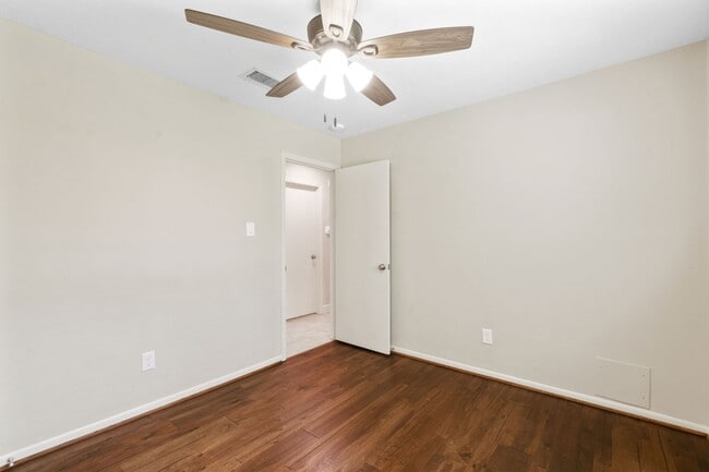 Building Photo - 69 Fallshire Dr