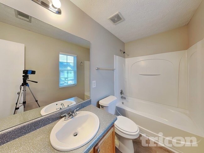 Building Photo - 135 Nacoochee Way