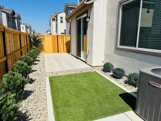 Building Photo - $2,795 Tesoro Viejo, Award Winning Communi...