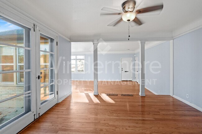 Building Photo - South Hill Charm