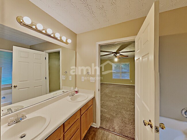 Building Photo - 4712 Huff Park Ct