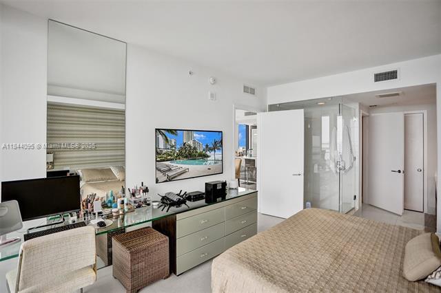 Building Photo - 460 NE 28th St