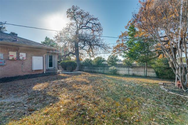 Building Photo - 1902 Green Meadow Ct