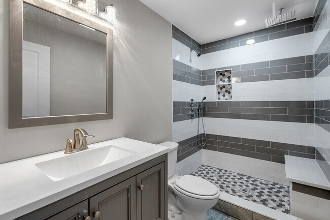 Building Photo - 597 Gallivan Blvd