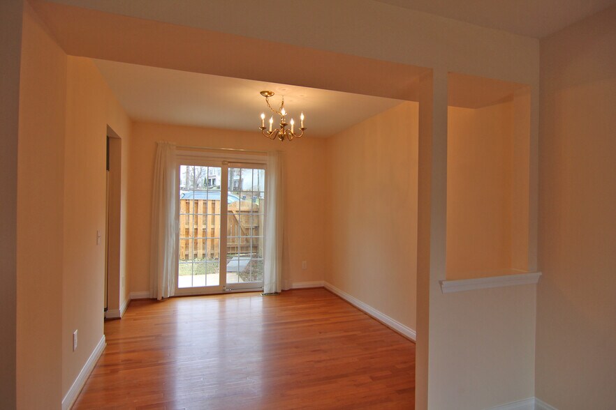 Building Photo - 6148 Martins Landing Ct