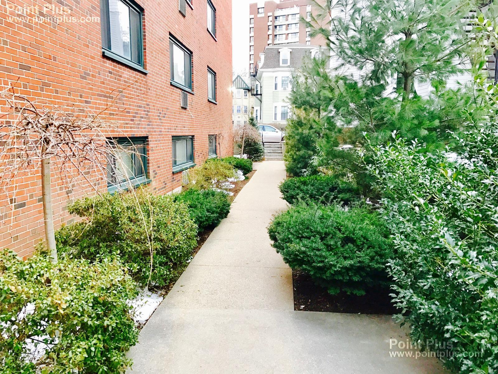 Building Photo - 376 Harvard St
