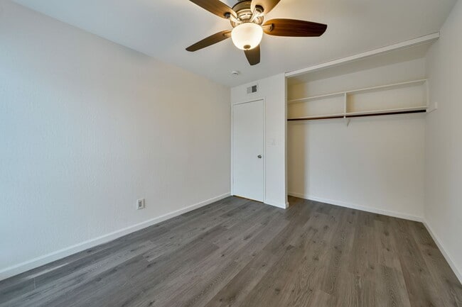 Building Photo - 317 Bridge Pl