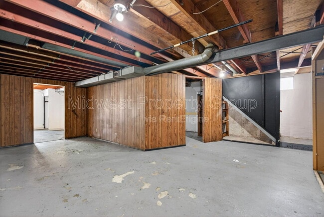 Building Photo - 743 Shepley Dr