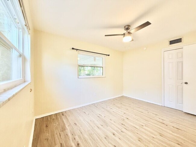 Building Photo - 13788 Montego Dr