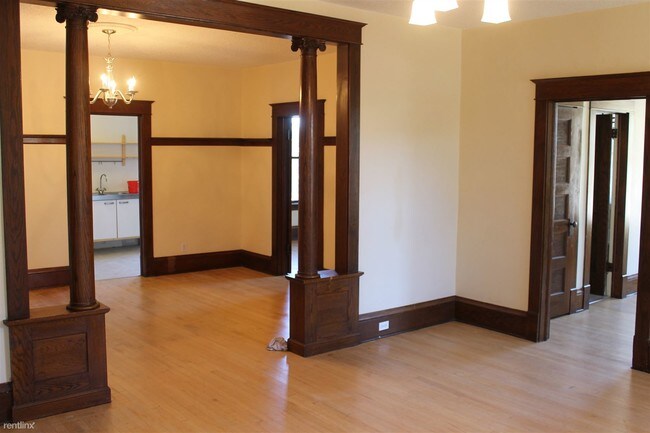 Building Photo - 230 Central Ave S