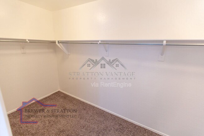 Building Photo - 6427 S 71st Dr