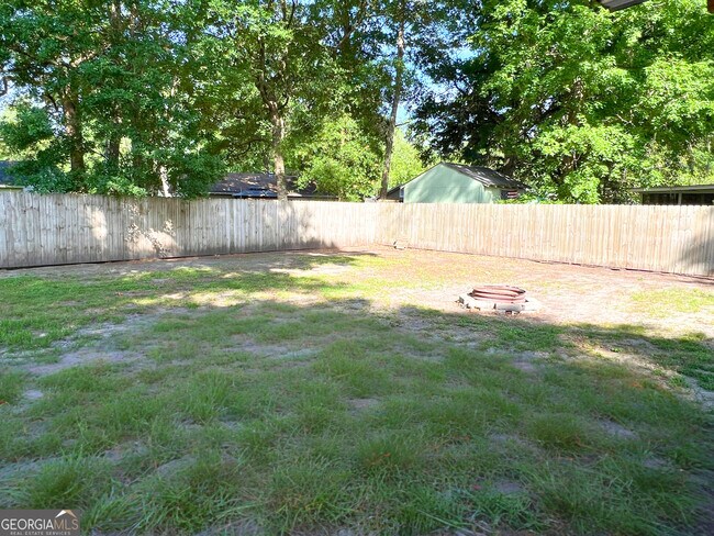 Building Photo - 113 Woodhaven Dr