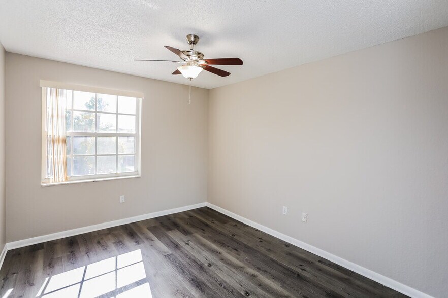 Building Photo - 1213 NW 159th Ln