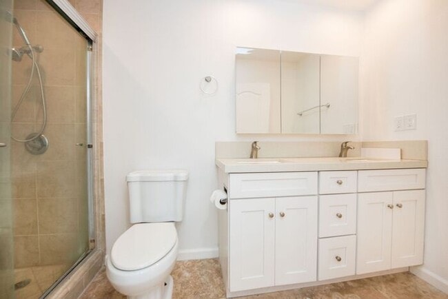 Building Photo - Newly Remodeled Single Family Home