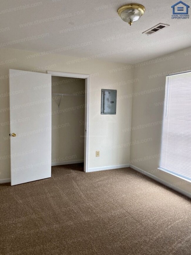 Building Photo - 166 Dogwood Pointe Dr