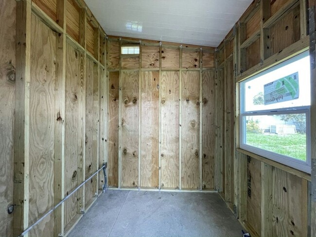 Building Photo - 960 Zacapa Ave