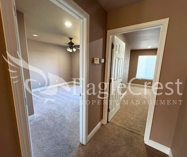 Building Photo - Luxury Bella Terra Estate with Mountain & Vineyard Views