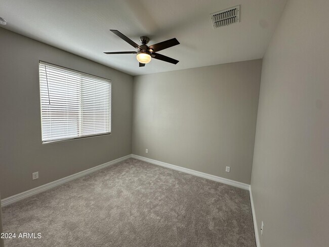 Building Photo - 8826 W Medlock Dr