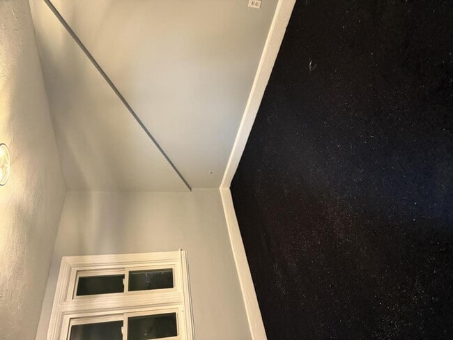 Building Photo - 84 Division St