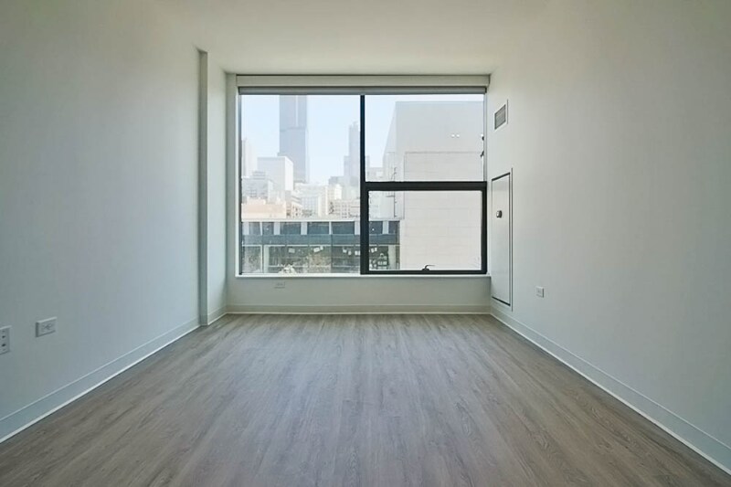 Building Photo - 809 W Van Buren St
