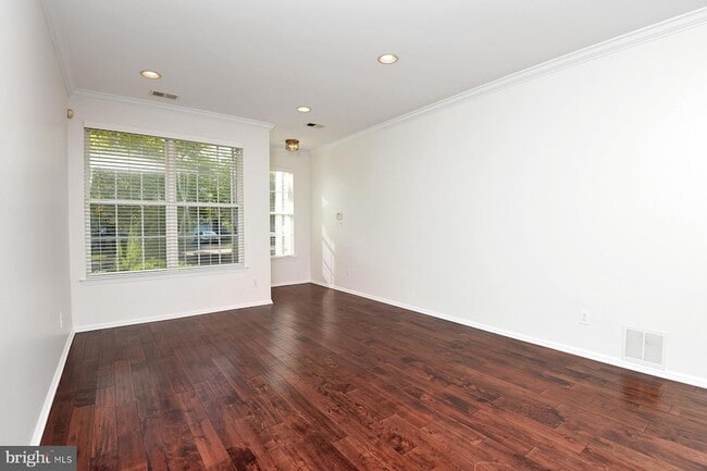 Building Photo - 26 Normandy Dr