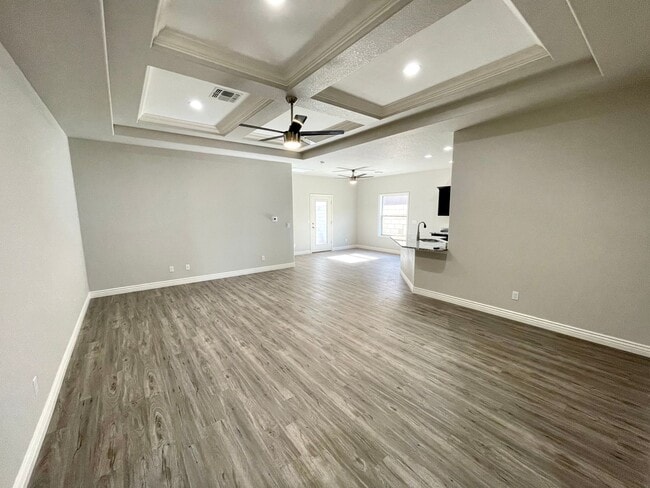 Building Photo - Beautiful 3 Bedroom 2 Bathroom Home! *HOME IS CURRENTLY OCCUPIED, PLEASE DO NOT DISTURB THE TENANT*